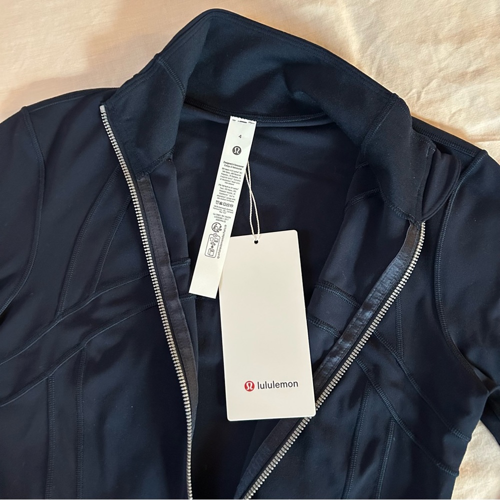 NWT✨ lululemon athletica Define Cropped Jacket *Nulu - Picture 5 of 5